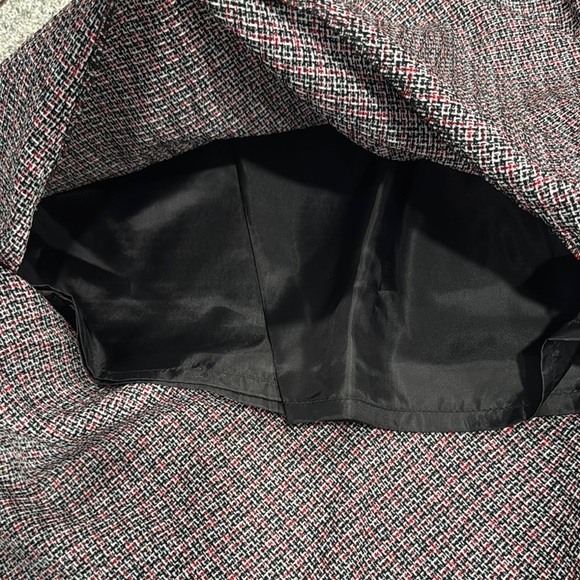 Kasper Elegant Tweed Flared Skirt - Black and Red - Picture 8 of 8